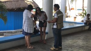 Personal de la Apiqroo realiza encuestas al turismo para detectar casos sospechosos de Covid 19