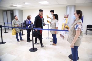 Mantiene Salud filtro de vigilancia sanitaria en aeropuerto de Villahermosa
