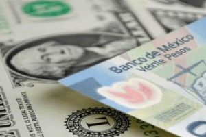 Plan económico de AMLO podría llevar al dólar a nuevo máximo histórico, dice Banco Base