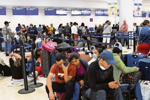 Más de dos mil mexicanos todavía están varados en diferentes partes del mundo