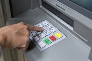 CONDUSEF alerta sobre falsas llamadas de bancos ofreciendo diferir el pago de créditos