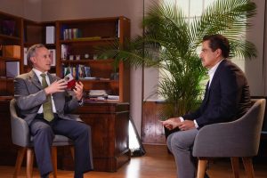 Javier Alatorre y Hugo López-Gatell se reúnen tras polémica