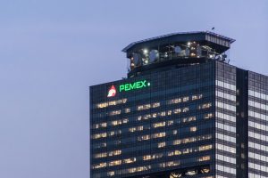 Se han registrado 1943 casos sospechosos y 31 defunciones, informa Pemex