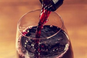 El vino tinto puede mejorar la salud intestinal: Estudio