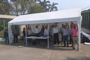 Reinstalan a trabajadores despedidos luego de 44 días de protesta en Coatzacoalcos, Veracruz