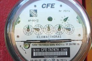CFE no cobrará más a usuarios que rebasen tarifa doméstica de luz durante contingencia por Covid-19