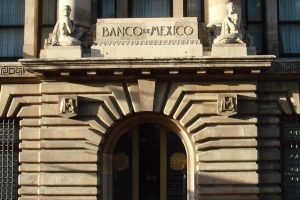 Banxico anuncia apoyos al sistema financiero por 750 mil mdp