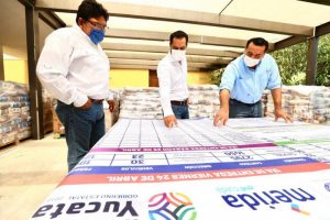 Habitantes de comisarías y zonas marginadas de Mérida están recibiendo 80,000 paquetes de ayuda alimentaria durante contingencia por Coronavirus