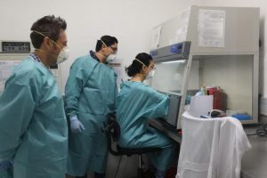 Listos los preparativos para que el Laboratorio Estatal de Salud Pública de Yucatán pueda procesar más pruebas de diagnóstico de Coronavirus en menor tiempo