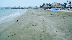 Sábado de Gloria y las playas de Veracruz por fin lucen vacías