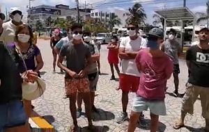Argentinos varados en Cancún y exigen apoyo de su gobierno para regresar a su país