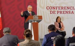 Reducción de 100 mil barriles de petróleo al día no afectará a México: AMLO