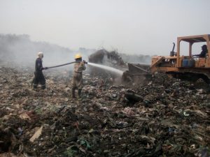 Sofoca Protección Civil incendio en basurero municipal de Tenosique
