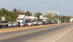 Filtro sanitario se convierte en ‘cuello de botella’ vehicular a la entrada de Chetumal