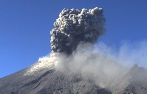 Popocatépetl emite 85 exhalaciones en últimas 24 horas