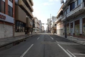 La avenida Independencia y el zócalo de Veracruz lucen vacíos este 10 de mayo
