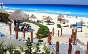 Blinda Fonatur predios colindantes con Playa Delfines en Cancún