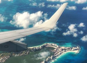 Operación turística áerea y hotelera sigue baja en Cancún