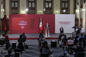 Gobierno de México prepara semáforo para reactivar economía: AMLO