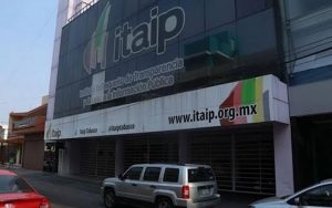 Patricia Ordoñez y Ricardo León Caraveo van por las plazas del ITAIP