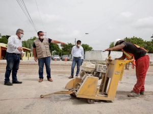 Renán Barrera destaca la intensa labor de las cuadrillas municipales para rehabilitar y mejorar calles dañadas por las lluvias