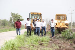 Construcción de la carretera Hunucmá-Sisal contribuye a generar empleos