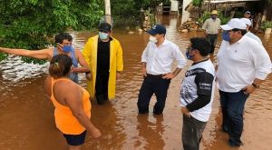 Vila recorre municipios y comunidades del sur afectadas por “Cristóbal”