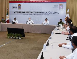 Anuncia gobernador más apoyos para familias damnificadas de Carmen