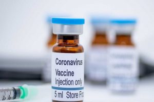 Vacuna de Oxford contra COVID-19 muestra inmunidad total tras la segunda dosis
