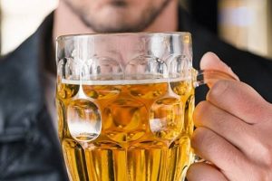 Mexicanos gastan en promedio 850 pesos en cerveza al año: Estudio