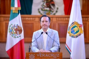 Acciones contra COVID-19 no van a funcionar si sociedad no se compromete: Gobernador de Veracruz