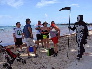 Turistas retan al covid… ‘La Muerte’ los acecha en playas de Quintana Roo