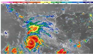 Genevieve, ahora como huracán categoría 4 en la escala Saffir-Simpson