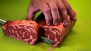 Carne hecha en impresora 3D podría venderse a partir de 2021