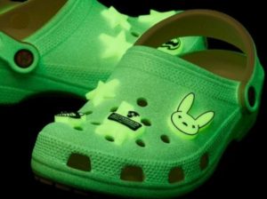 Bad Bunny es diseñador: Ya tiene su nueva línea de Crocs