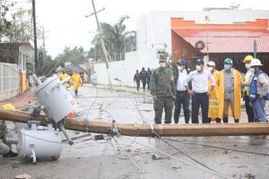El  gobernador Mauricio Vila recorre las zonas más afectadas, tras el paso del huracán Delta