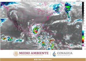 Delta se degrada a huracán categoría 1 y continuará generando lluvias intensas en Tabasco y la Península de Yucatán