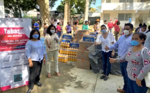 Distribuye Soraya Pérez 9 toneladas de ayuda en albergues de Tabasco