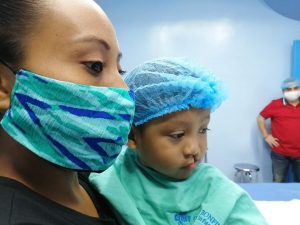 Un éxito «Primera cirugía de Operación Sonrisas», en Quintana Roo de Fundación Yantra: Doctor Alexander González