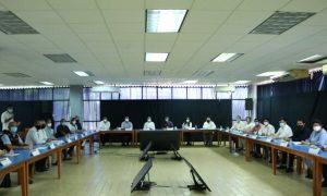 El titular de SEDATU, Román Meyer, se reúne con Carlos Joaquín y presidentes municipales para analizar el arranque de obras del Tren Maya en Quintana Roo