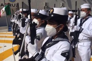 Conmemoran el día la Armada de México en Veracruz