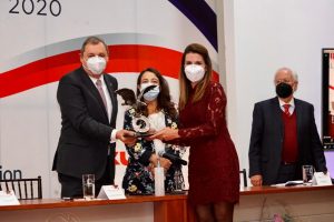 Recibe Soraya Pérez premio ‘Águila CANACINTRA al mérito legislativo 2020’