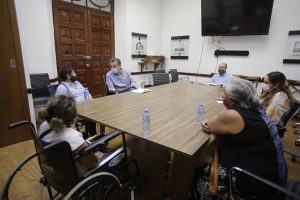 Ayuntamiento recibe a una comitiva de oferentes del programa “Mérida en Domingo”