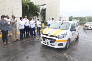 El gobernador Carlos Joaquín presenció el arranque de nuevas unidades del servicio público seguras en Chetumal