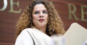 La Senadora ex priista Rocío Abreu va por la gubernatura; disputará candidatura de Morena a Layda Sansores