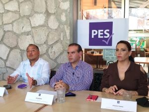 El delegado nacional del Partido Encuentro Solidario, Javier Aro presento de manera oficial la nueva directiva en Quintana Roo