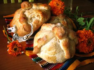 Un banquete para difuntos y también para vivos: Pan de muerto
