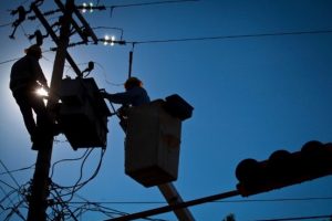 El 100% de afectados en Veracruz y 6 estados más ya cuentan con energía eléctrica: CFE
