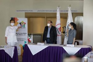 Distinguen a Laura Beristain con la presidencia de AALMAC que reúne a 800 municipios de México