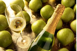 Elegante, con sus doradas burbujas la sidra nos invita a disfrutarla